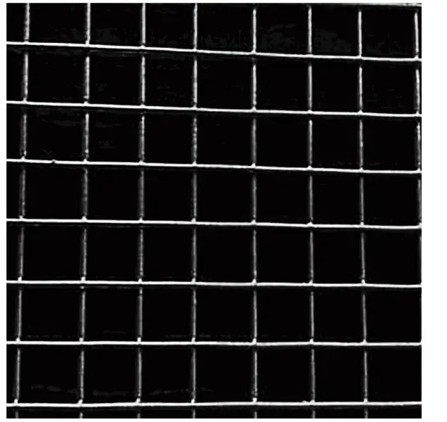 Metal wire mesh grid pattern with square openings.